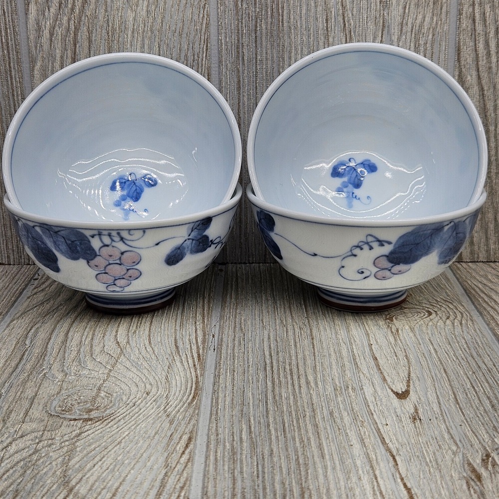 Set of 4 Japanese Blue and White Grape Vine Porcelain Rice Bowls Footed 4.5"